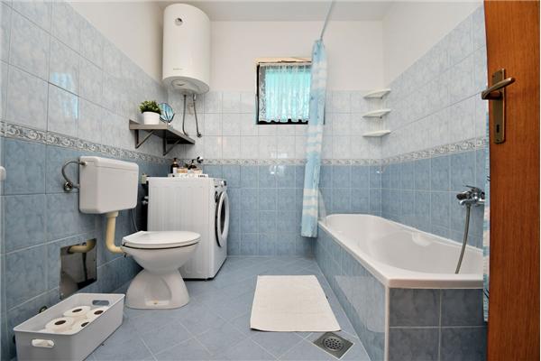 Apartment A1, for 6 persons