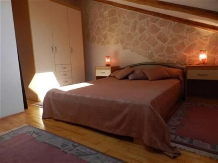 Apartment A2, for 5 persons