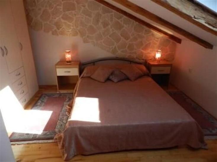 Apartment A2, for 5 persons