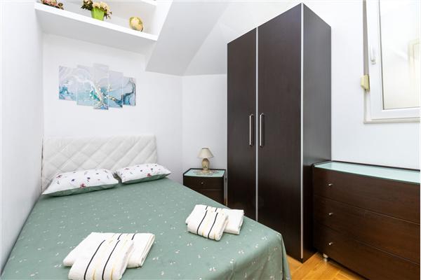 Apartment A1, for 5 persons