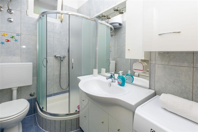 Apartment A1, for 5 persons