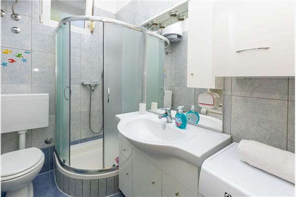 Apartment A1, for 5 persons