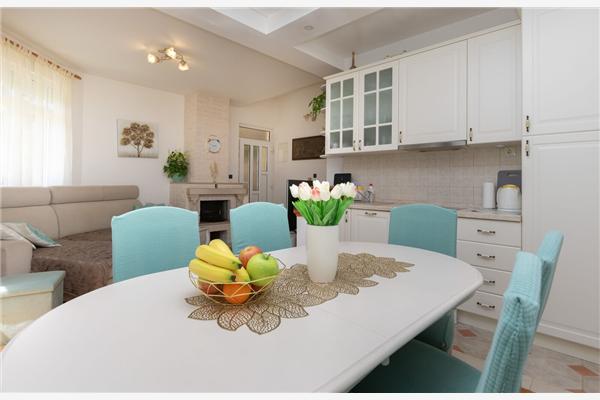 Apartment A1, for 5 persons