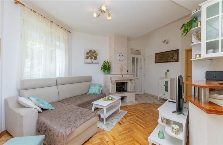 Apartment A1, for 5 persons