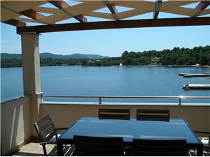 Apartments Ivo , Size 100.00 m2, Airline distance to the sea 10 m, Airline distance to town centre 500 m