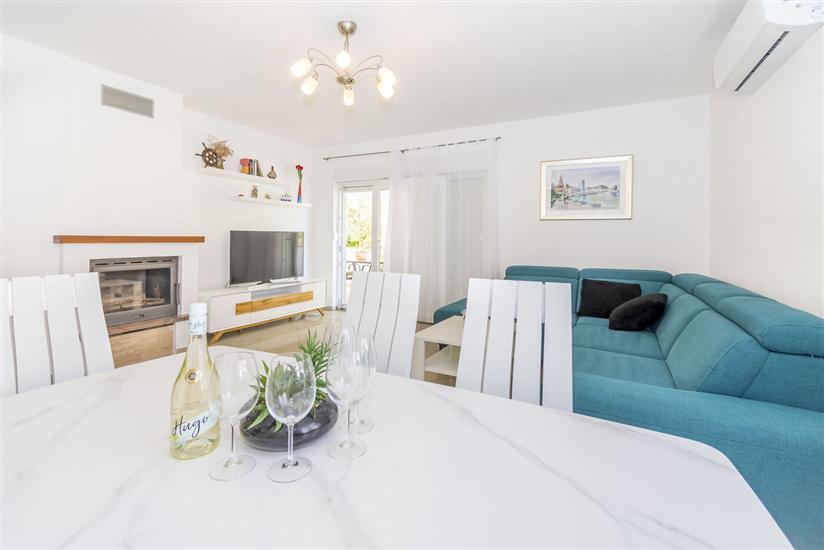 Apartment A1, for 6 persons