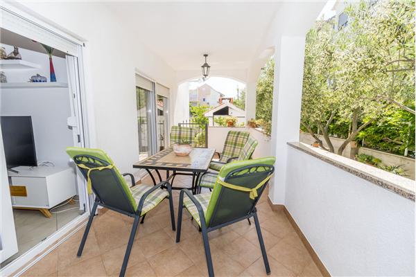 Apartment A1, for 6 persons