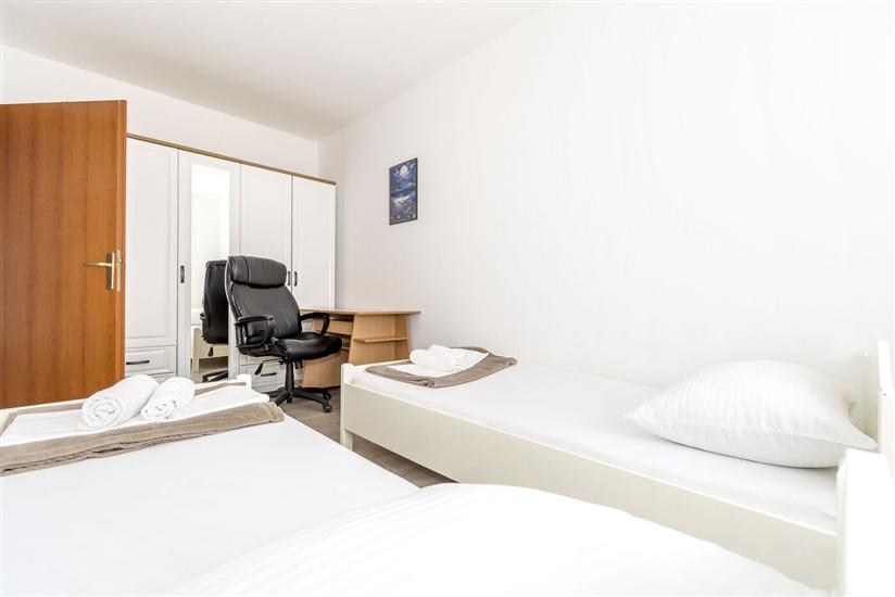 Apartment A1, for 6 persons