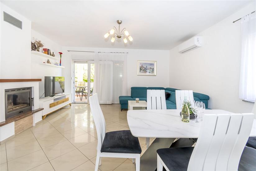 Apartment A1, for 6 persons