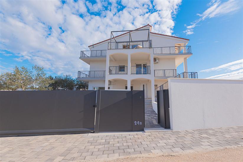 Apartments Villa Radelj