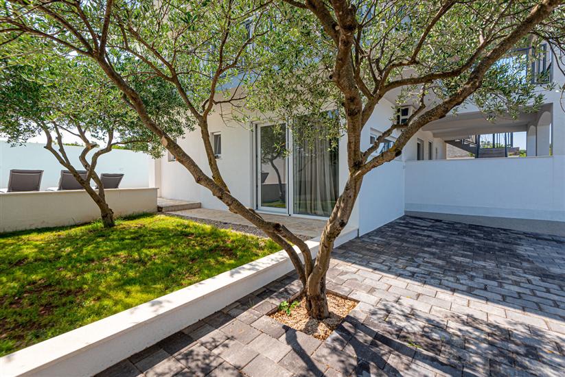 Apartments Villa Radelj