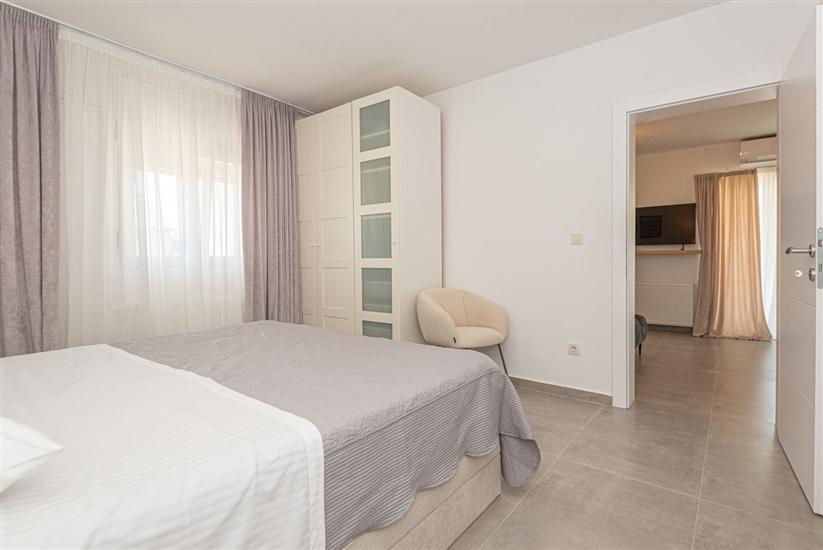 Apartment A2, for 6 persons