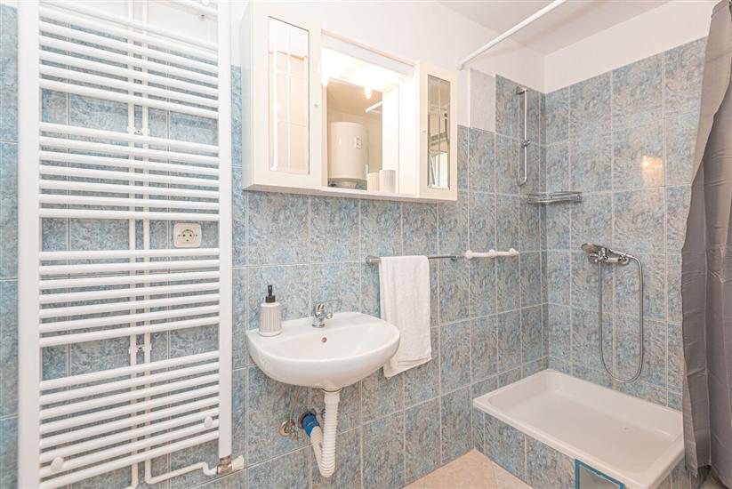 Apartment A3, for 5 persons