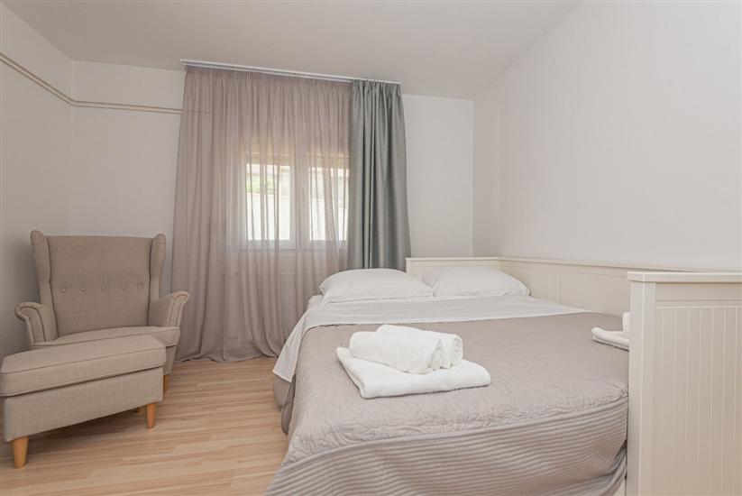 Apartment A3, for 5 persons