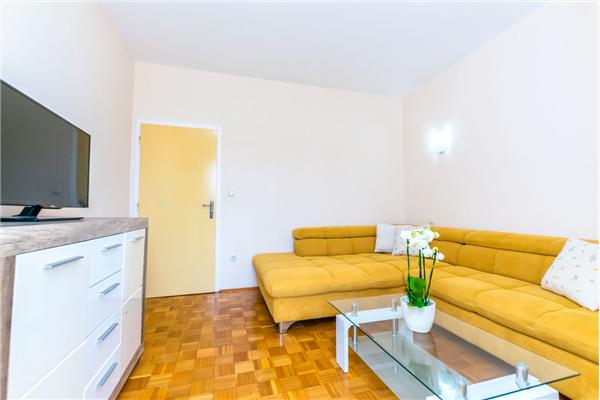 Apartment A1, for 6 persons