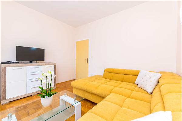 Apartment A1, for 6 persons