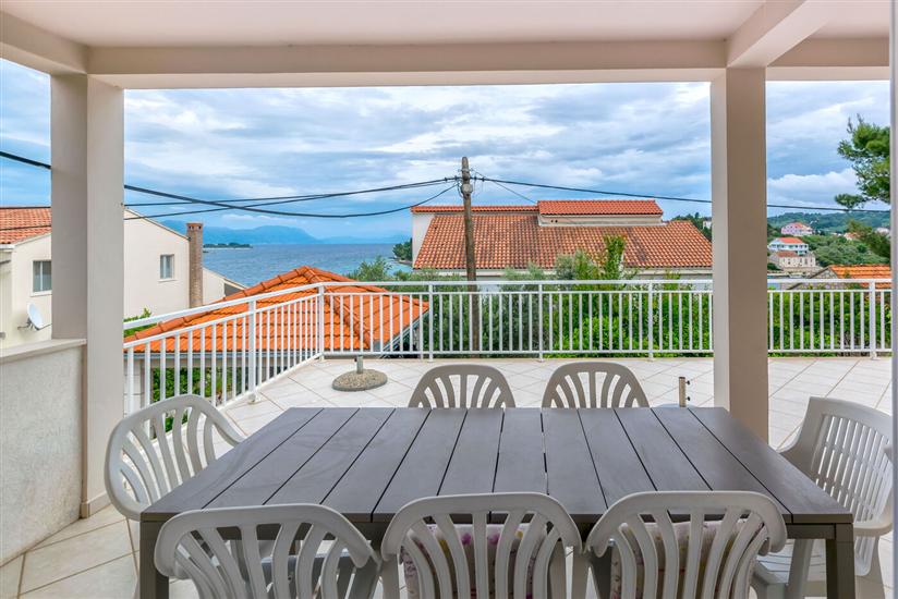 Apartment A1, for 6 persons