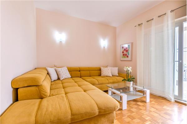 Apartment A1, for 6 persons