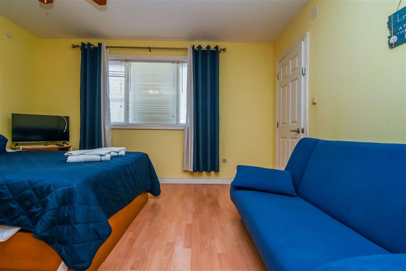 Apartment A2, for 3 persons