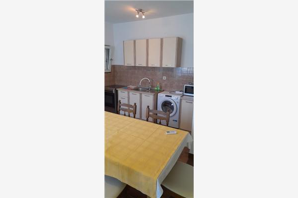 Apartment A1, for 7 persons