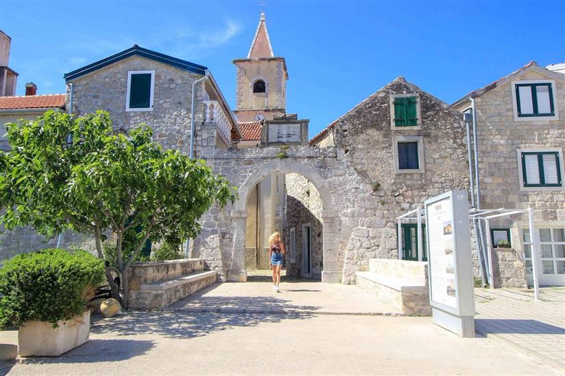 Apartmaji Villa Radelj B&B