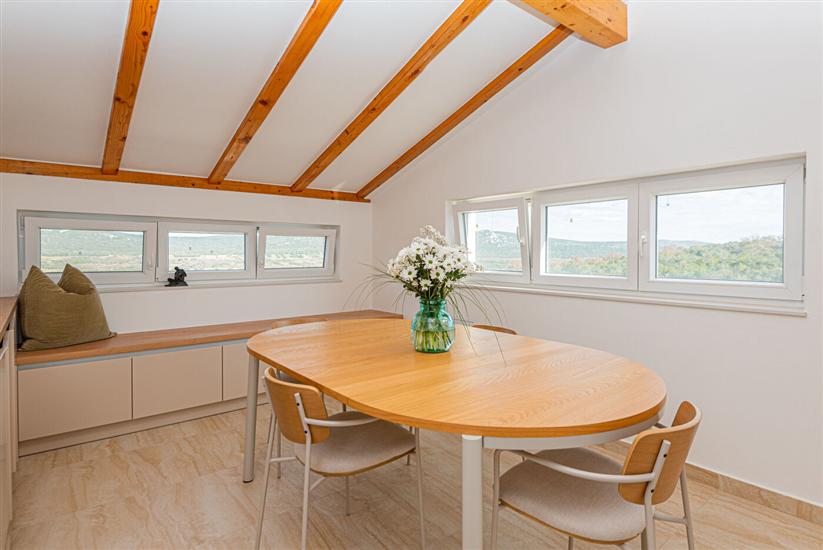 Apartment A1, for 5 persons