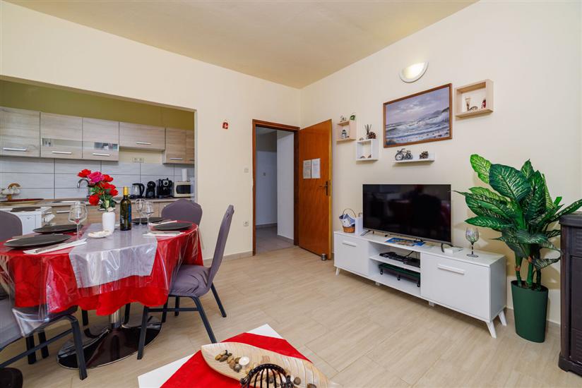 Apartment A1, for 5 persons