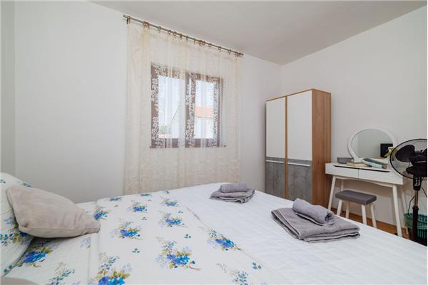 Apartment A1, for 5 persons