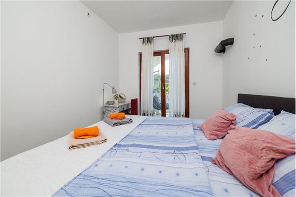 Apartment A1, for 5 persons