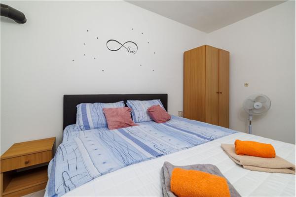 Apartment A1, for 5 persons