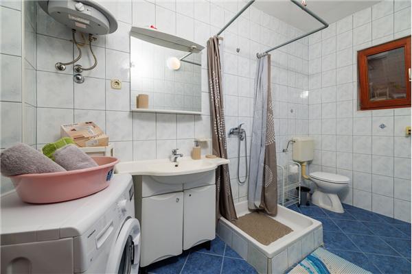 Apartment A1, for 5 persons