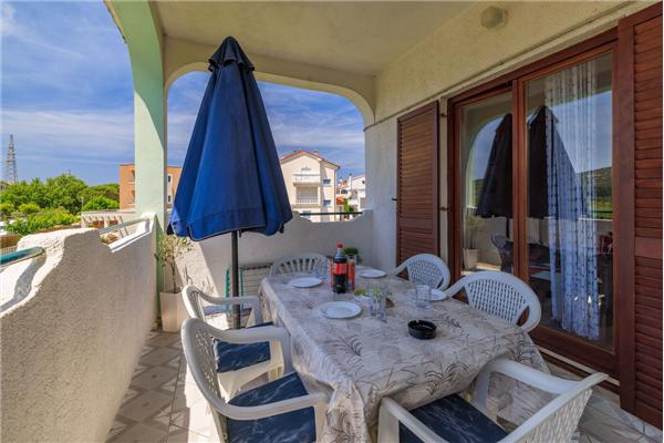 Apartment A1, for 5 persons