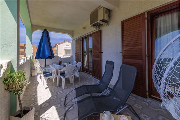 Apartment A1, for 5 persons