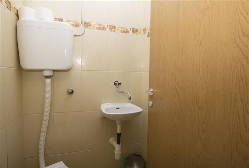 Apartment A1, for 5 persons