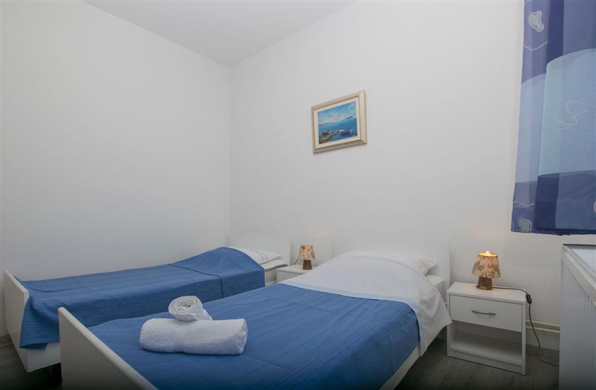 Apartment A1, for 5 persons