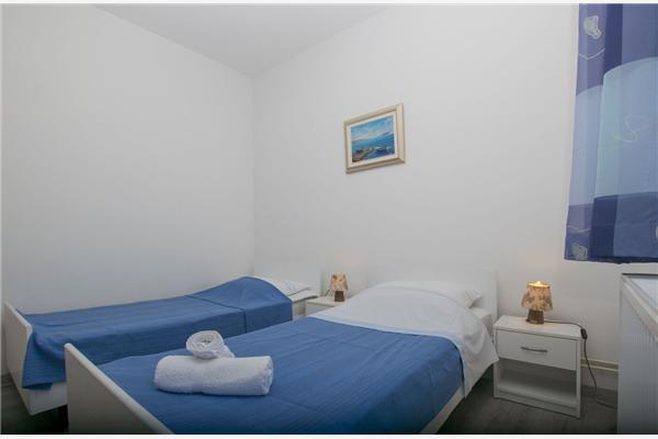 Apartment A1, for 5 persons