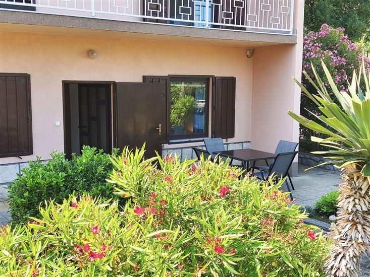 Apartment A1, for 5 persons