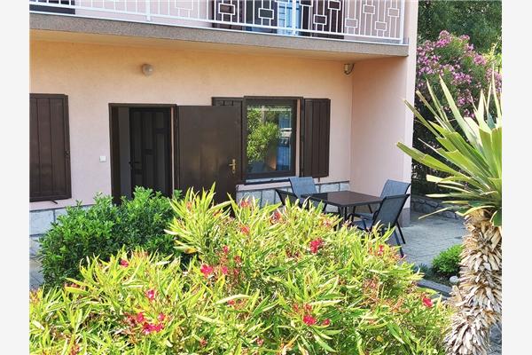 Apartment A1, for 5 persons