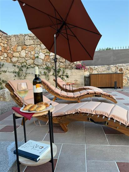 House Stara kuća-old stone house