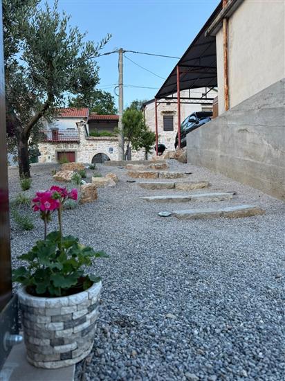 House Stara kuća-old stone house