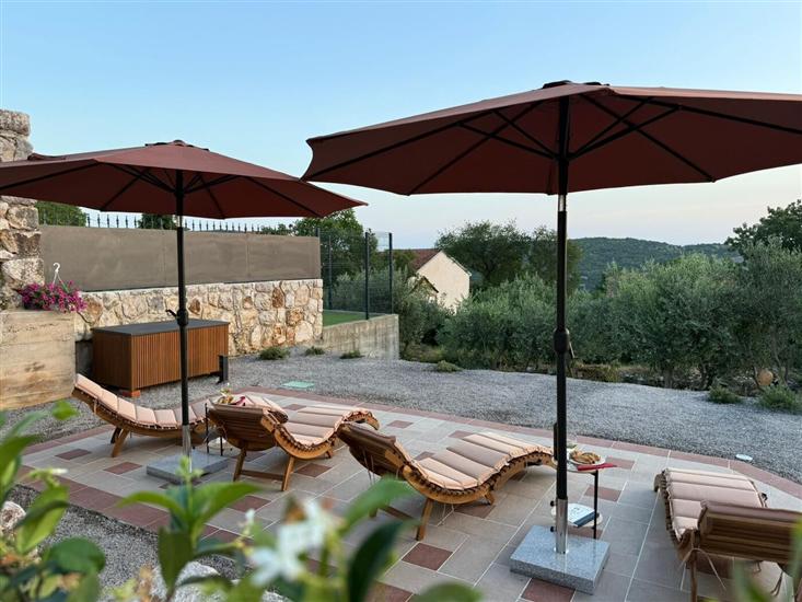 House Stara kuća-old stone house