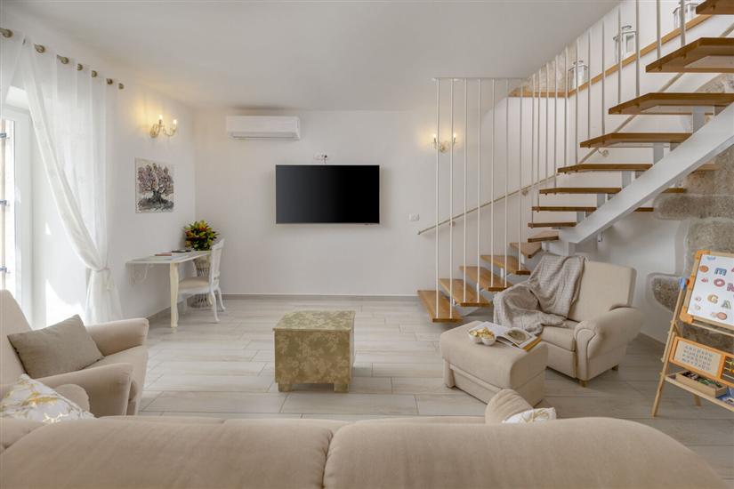 House K1, for 10 persons