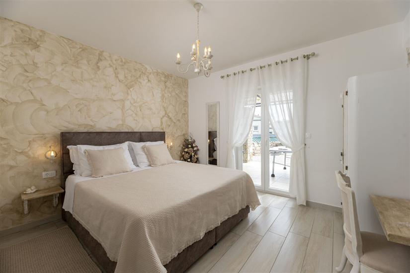 House K1, for 10 persons