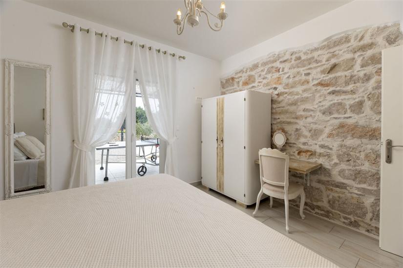 House K1, for 10 persons