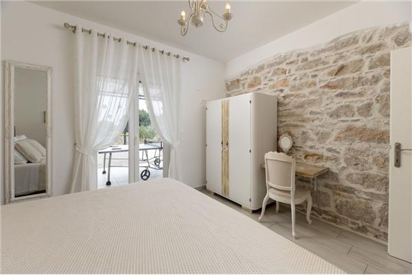 House K1, for 10 persons