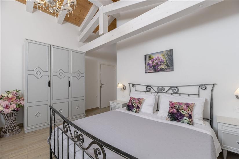 House K1, for 10 persons