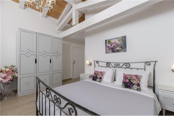 House K1, for 10 persons