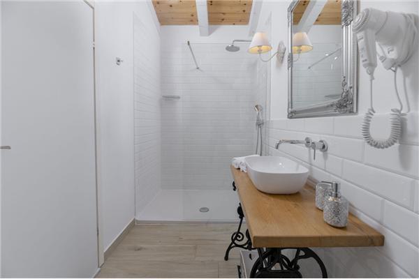 House K1, for 10 persons