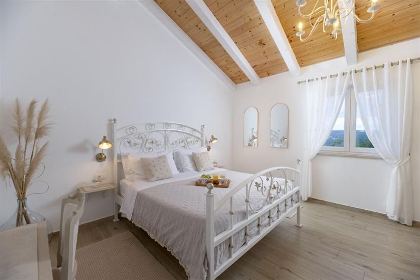 House K1, for 10 persons