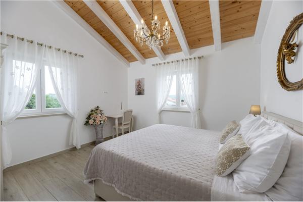 House K1, for 10 persons